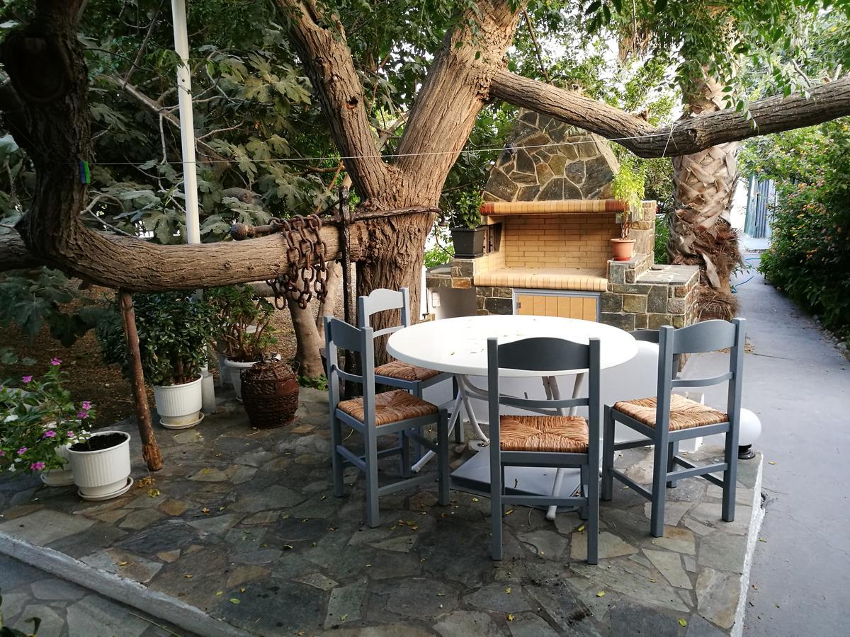 Gerania Milos Apartment Adamantas  Екстериор снимка