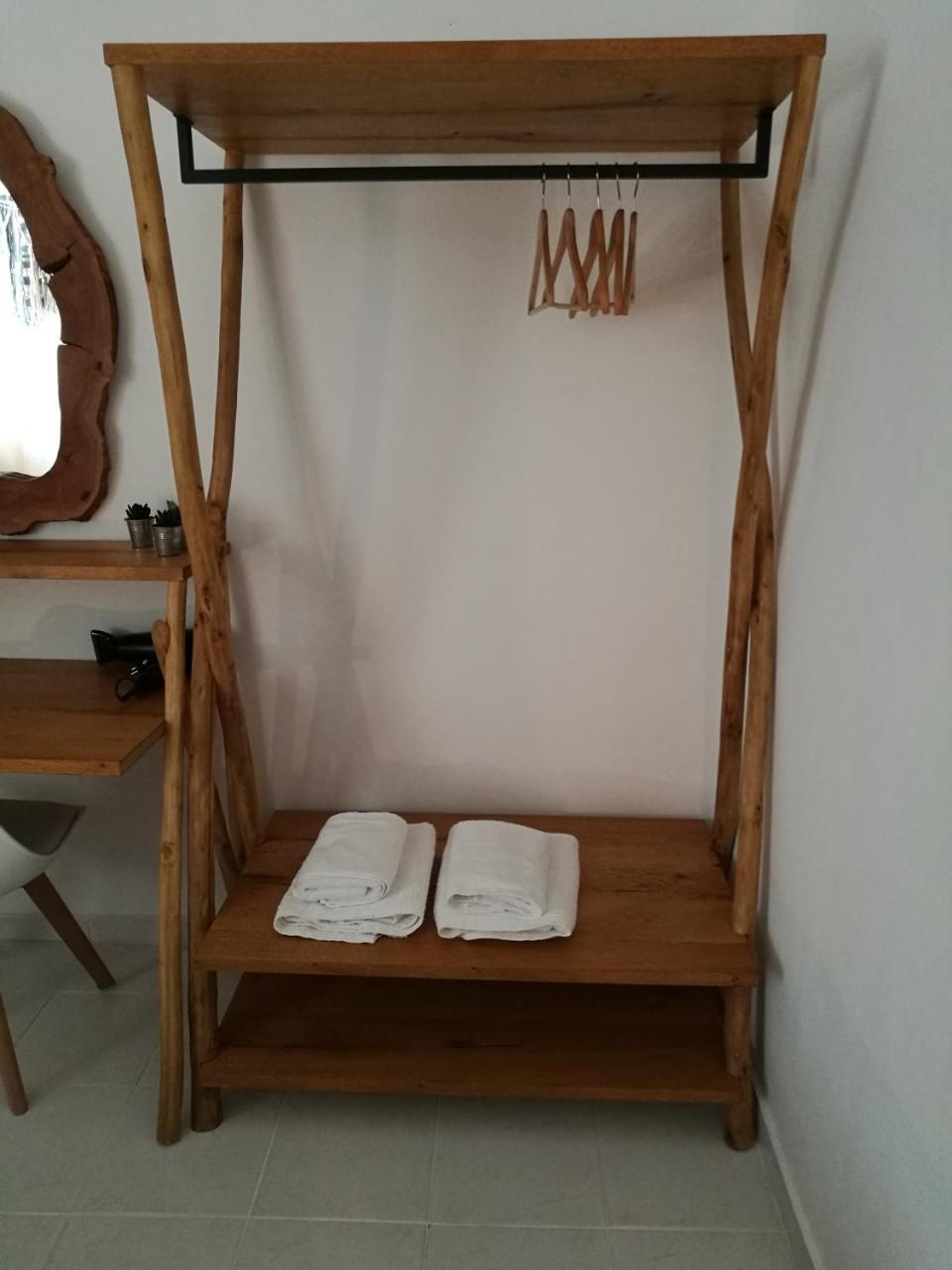 Gerania Milos Apartment Adamantas  Екстериор снимка