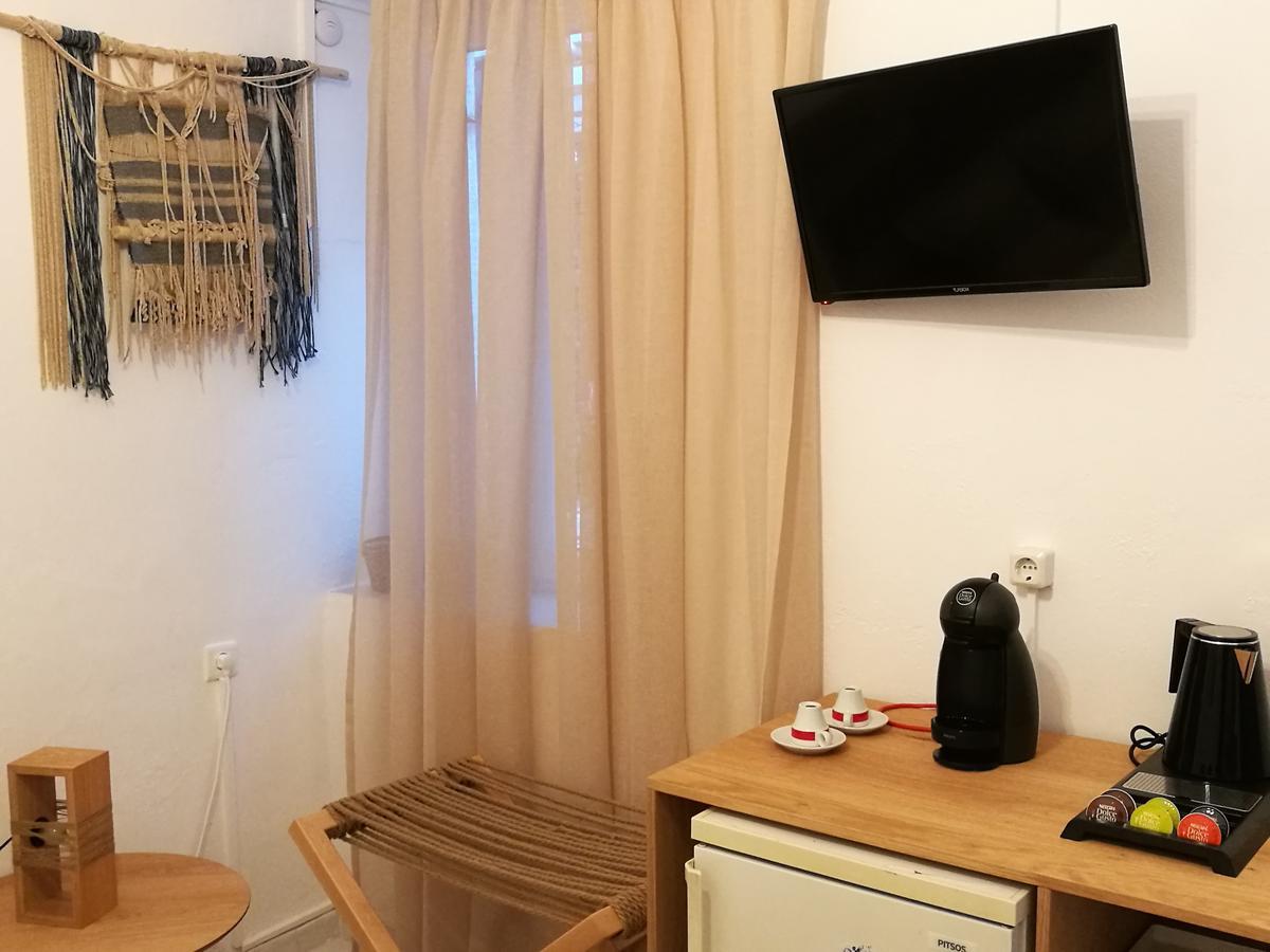 Gerania Milos Apartment Adamantas  Екстериор снимка