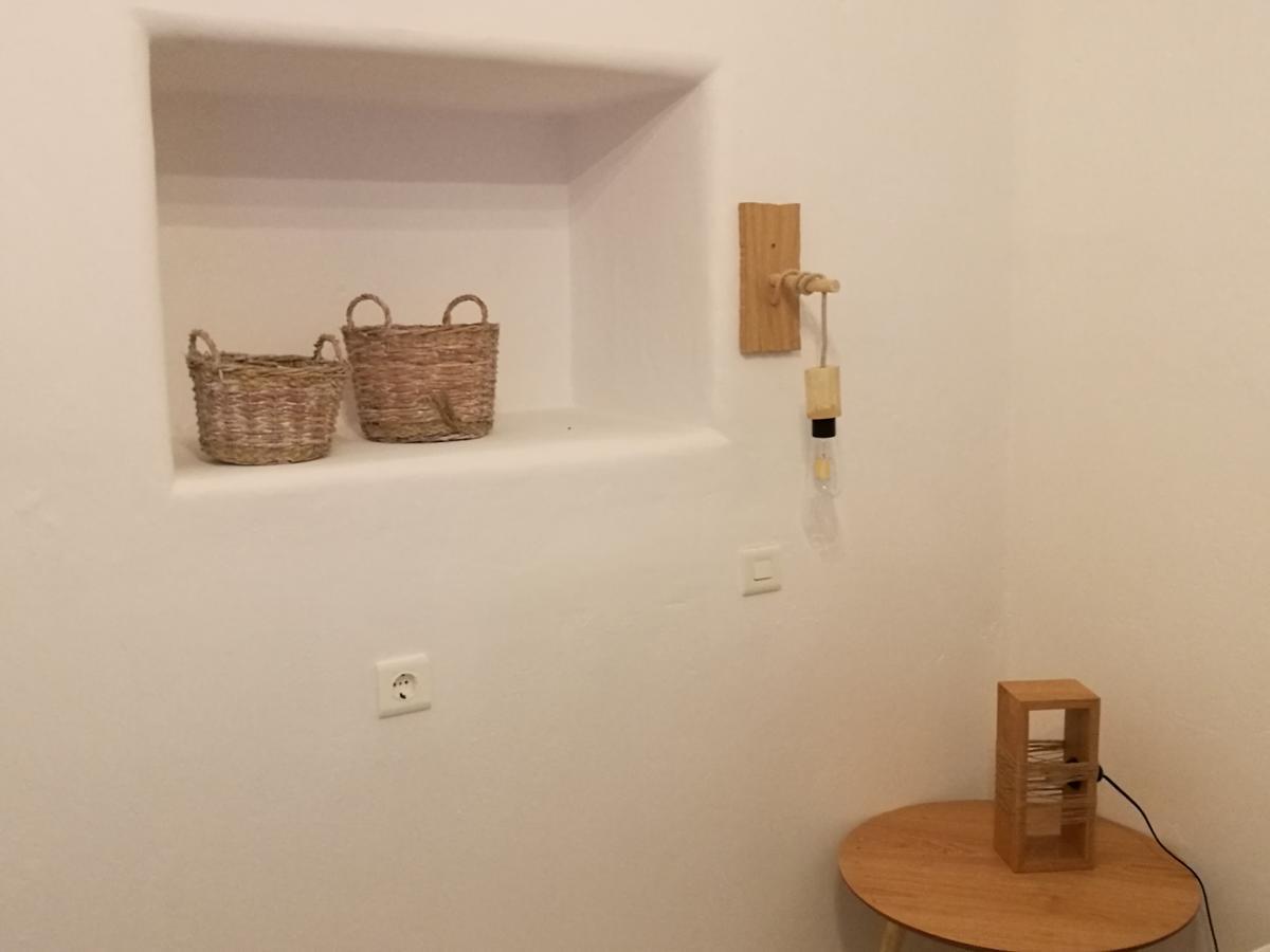 Gerania Milos Apartment Adamantas  Екстериор снимка