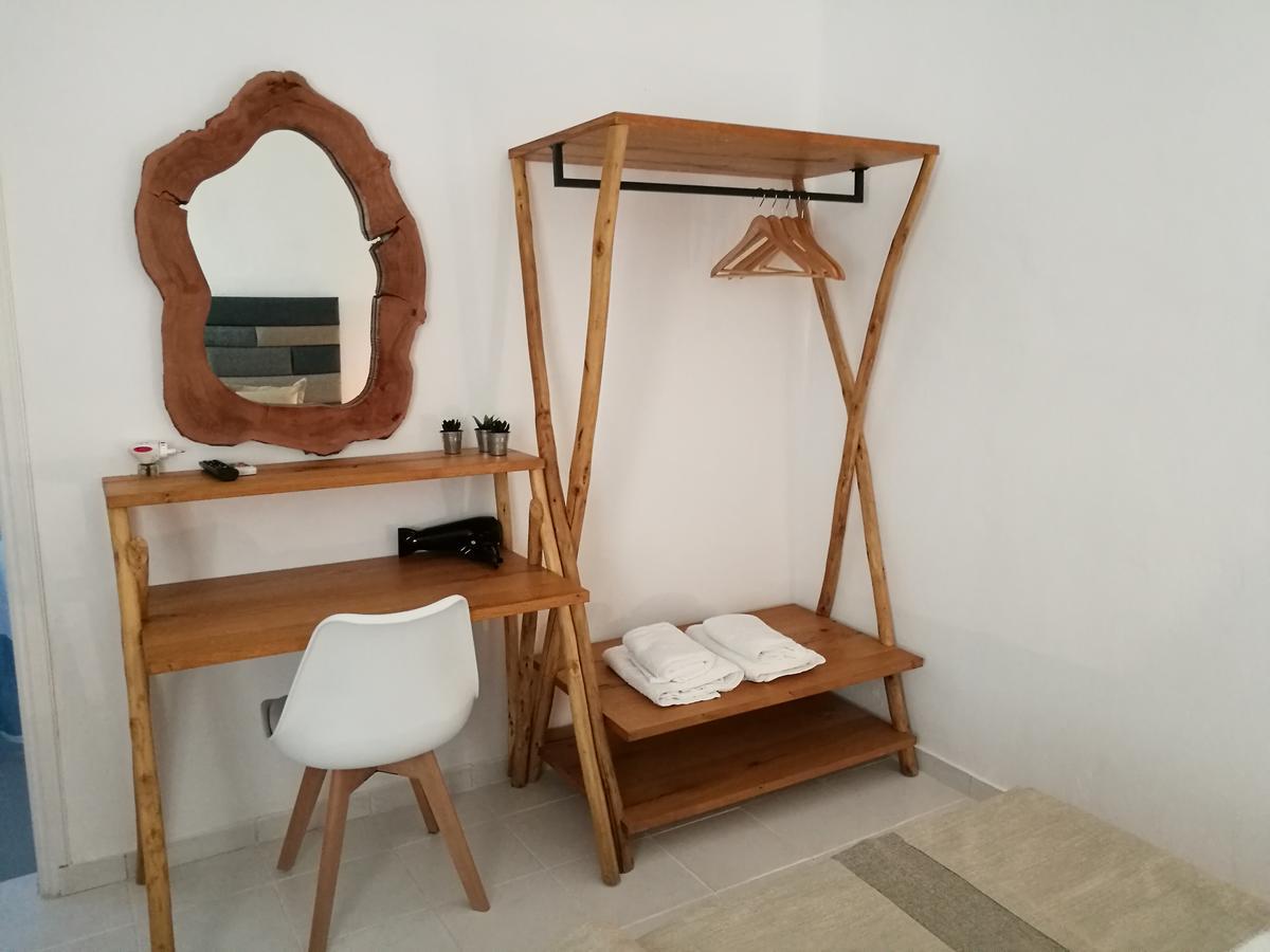 Gerania Milos Apartment Adamantas  Екстериор снимка