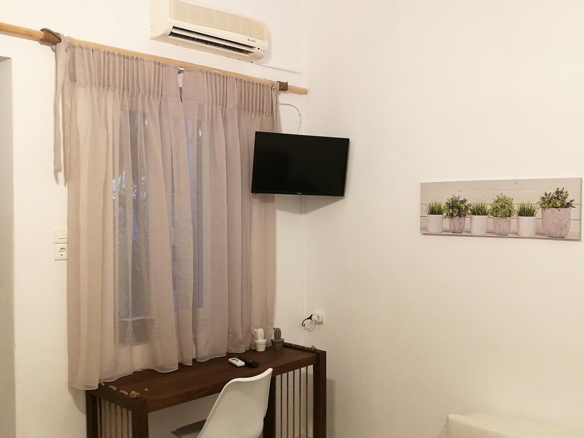 Gerania Milos Apartment Adamantas  Екстериор снимка