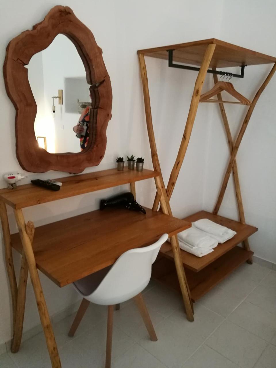 Gerania Milos Apartment Adamantas  Екстериор снимка