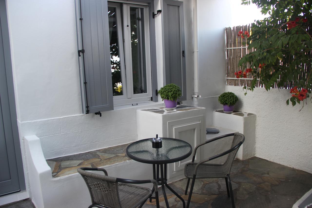 Gerania Milos Apartment Adamantas  Екстериор снимка