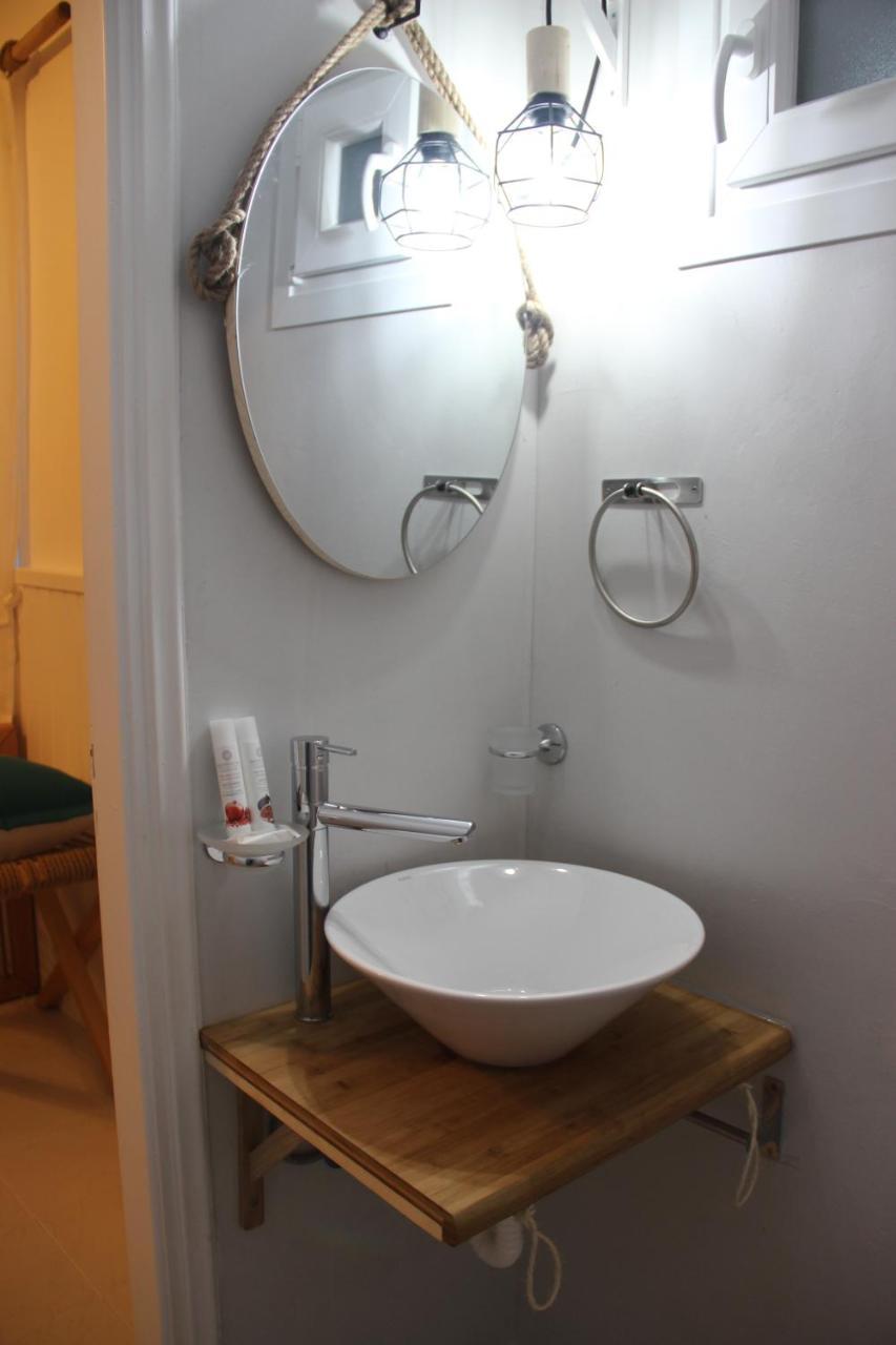Gerania Milos Apartment Adamantas  Екстериор снимка