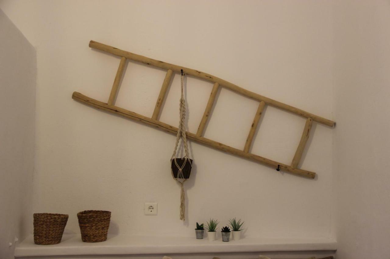 Gerania Milos Apartment Adamantas  Екстериор снимка