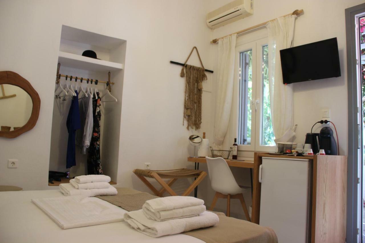 Gerania Milos Apartment Adamantas  Екстериор снимка